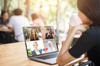 5 Ways to Close More Sales deals through Video Conferencing